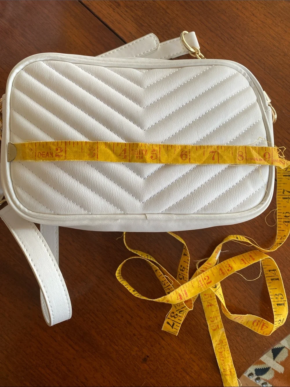 bebe , Los Angeles,White Quilted Crossbody with Gold Chain Accents - Picture 7 of 12